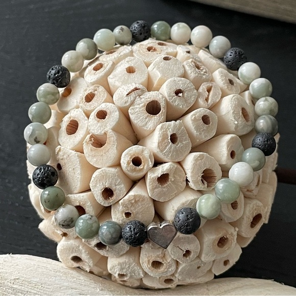 Handmade Natural Stone 6mm Beaded Bracelet Heart Charm 7 Inches Lava Agate - Picture 1 of 10
